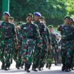 Foto: Prajurit Korem 081/DSJ melaksanakan latihan defile usai upacara bendera di Makorem 081/DSJ, Kota Madiun, Senin (29/12/2025)