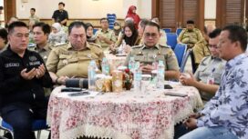 Foto: Wali Kota Administrasi Jakarta Pusat Arifin bersama jajaran mengikuti kegiatan Refleksi Akhir Tahun 2025 di Ruang Serbaguna Utama Kantor Wali Kota Jakarta Pusat, Gambir, Selasa (30/12/2025)