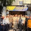 Foto: Wali Kota Jakpus,Arifin (tengah) berfoto bersama pengurus gereja, tokoh masyarakat, serta jajaran pemerintah usai menghadiri perayaan Natal 2025 di Gereja Isa Almasih Rajawali, Minggu (25/12/2025).