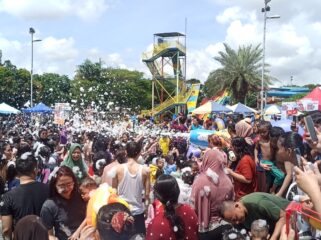 Kepadatan pengunjung di Palm Bay Water Park (Foto: Dok.onnews.id)