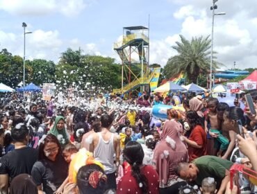 Kepadatan pengunjung di Palm Bay Water Park (Foto: Dok.onnews.id)