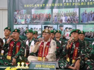Foto: Tim Hadrah Nurul Islam Kodim 0807/Tulungagung menampilkan lantunan sholawat dalam Festival ke-8 Sholawat Khusus TNI–Polri se-Jawa Timur yang digelar di Kota Malang, Minggu (18/1/2026)