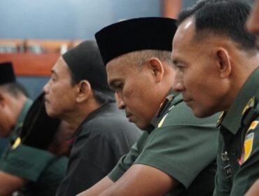 Foto: Prajurit dan ASN Korem 081/DSJ mengikuti peringatan Isra Mikraj Nabi Muhammad SAW 1447 H di Masjid Jenderal Sudirman Makorem 081/DSJ, Kota Madiun, Kamis (22/1/2025)