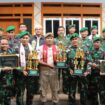 Foto: Anggota Kodim 0807/Tulungagung berfoto bersama usai meraih prestasi dalam Festival ke-8 Sholawat Khusus TNI–Polri se-Jawa Timur di Kota Malang, Minggu (18/1/2026)