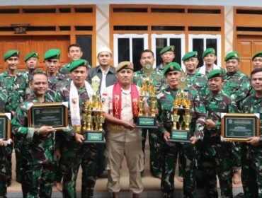 Foto: Anggota Kodim 0807/Tulungagung berfoto bersama usai meraih prestasi dalam Festival ke-8 Sholawat Khusus TNI–Polri se-Jawa Timur di Kota Malang, Minggu (18/1/2026)