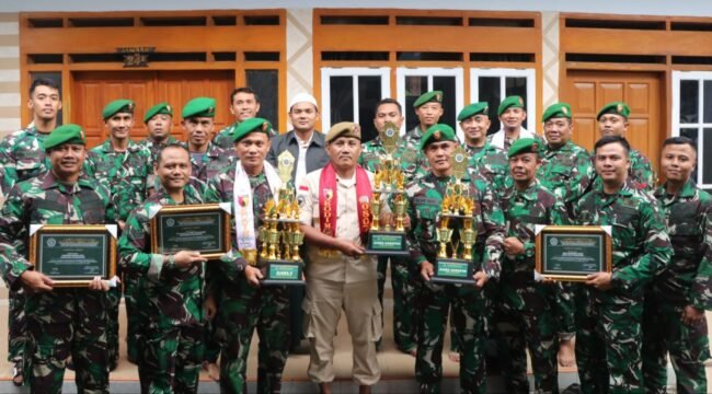 Foto: Anggota Kodim 0807/Tulungagung berfoto bersama usai meraih prestasi dalam Festival ke-8 Sholawat Khusus TNI–Polri se-Jawa Timur di Kota Malang, Minggu (18/1/2026)