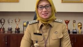 Foto: Iin Mutmainnah menyampaikan ucapan selamat Milad ke-6 Relawan Antar Generasi (RANGER) di ruang kerjanya, Kantor Wali Kota Administrasi Jakarta Barat, Kamis (22/1/2026)