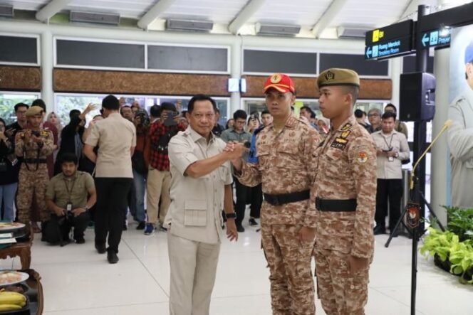 
					Mendagri Tito Karnavian saat melepas Praja IPDN ke Aceh Tamiang. (Foto: Puspen Kemnedagri) 