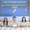 Foto: Jajaran pimpinan Sekolah Kristen Kalam Kudus Indonesia Cabang Sorong menyampaikan pernyataan resmi dan klarifikasi terkait isu pemberhentian peserta didik berinisial MKA