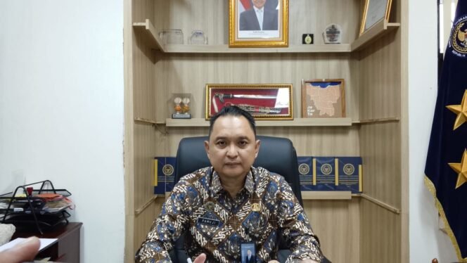 
					Kepala Kantor Wilayah Direktorat Jenderal Imigrasi Daerah Khusus Jakarta, Pamuji Raharja. Ia menyampaikan apresiasi secara langsung kepada insan pers saat ditemui di ruang kerjanya di kantor sementara Kanwil Kemenkumham DKI Jakarta, Jalan Letjen M.T. Haryono, Jakarta Timur, Jumat pagi (13/2/2026).
