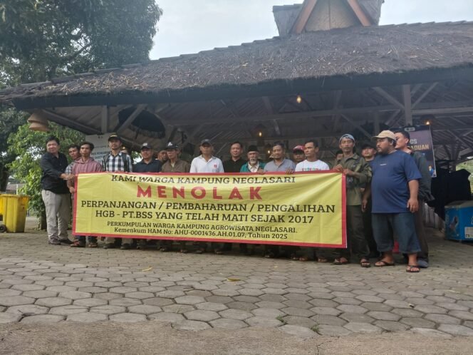 
					Ratusan warga Kampung Neglasari, Desa Tugu Jaya dan Pasir Jaya, Kabupaten Bogor, mendatangi Kantor Wilayah Kementerian Agraria dan Tata Ruang/Badan Pertanahan Nasional (ATR/BPN) Provinsi Jawa Barat, Kamis (26/2/2026