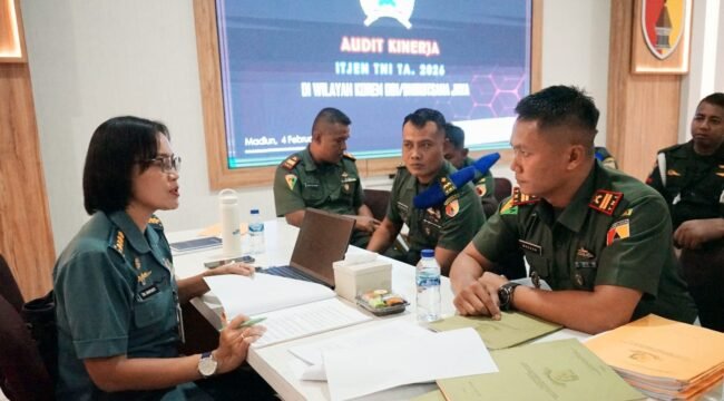 Foto: Tim Audit Kinerja Inspektorat Jenderal TNI melaksanakan pemeriksaan administrasi dan klarifikasi data di Korem 081/DSJ, Madiun, Rabu (4/2/2026)