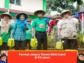 Foto: Pemkot Administrasi Jakarta Pusat bersama TP PKK Kota Administrasi Jakarta Pusat melakukan penanaman bibit cabai serentak di Taman Urban Farming Dahlia, Cempaka Putih, Jumat (20/2/2026)