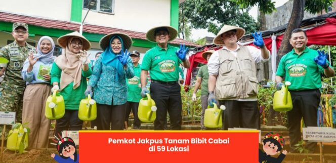 
					Foto: Pemkot Administrasi Jakarta Pusat bersama TP PKK Kota Administrasi Jakarta Pusat melakukan penanaman bibit cabai serentak di Taman Urban Farming Dahlia, Cempaka Putih, Jumat (20/2/2026)