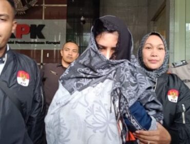 Komisi Pemberantasan Korupsi (KPK) menegaskan bahwa operasi tangkap tangan (OTT) yang terjadi di lingkungan Pemerintah Kabupaten (Pemkab) Pekalongan merupakan peringatan serius bagi seluruh pemerintah daerah agar memperkuat sistem pencegahan korupsi.