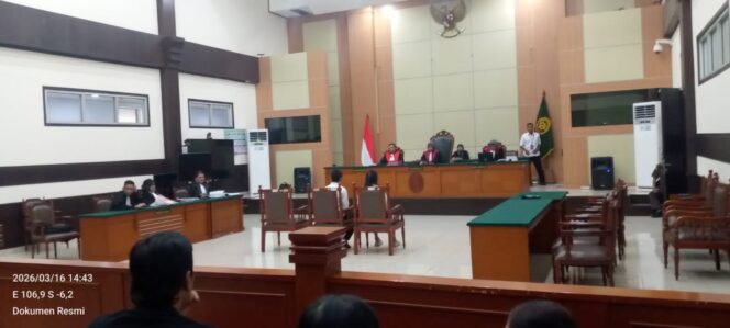 
					Sidang  Perkara dugaan kekerasan terhadap anak kembali mencuat di Jakarta Timur. Seorang ibu dan ayah tiri didakwa melakukan kekerasan fisik terhadap anak laki-laki berusia enam tahun di wilayah Utan Kayu, Kecamatan Matraman.

