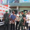 Foto: Bupati Tulungagung Gatut Sunu Wibowo (kanan) bersama Dandim 0807/Tulungagung Letkol Arh Hanny Galih Satrio (tengah) meninjau truk operasional Koperasi Desa/Kelurahan Merah Putih (KDKMP) usai penyerahan secara simbolis di halaman Makodim 0807 Tulungagung, Kamis (19/3/2026)