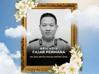Foto : Kabar duka datang dari jajaran Direktorat Lalu Lintas Polda Metro Jaya. Seorang anggota kepolisian, Brigadir Fajar Permana, dilaporkan meninggal dunia setelah sebelumnya mengalami kelelahan dan sesak napas usai menjalankan tugas pengamanan pada momen Hari Raya Idulfitri 1447 Hijriah.