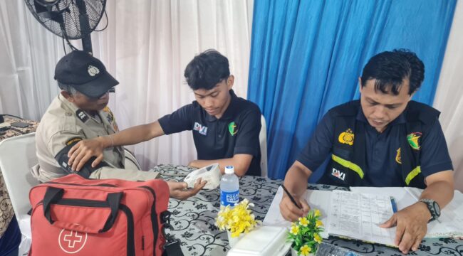 Foto : Dalam rangka mendukung kesiapan personel yang terlibat dalam Operasi Kepolisian Terpusat Ketupat Jaya 2026, Dokkes Polres Metro Jakarta Utara melaksanakan pelayanan kesehatan, pengecekan kondisi fisik, serta pemberian vitamin kepada anggota yang bertugas, Senin (23/3/2026) pukul 13.00 WIB hingga selesai, di Posyan Ancol dan Pospam Tanah Merdeka.
