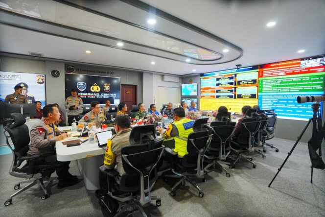 
					Foto : Kapolri Jenderal Listyo Sigit Prabowo menginstruksikan seluruh jajaran untuk memberikan pelayanan yang optimal bagi masyarakat selama periode arus balik Lebaran 2026.