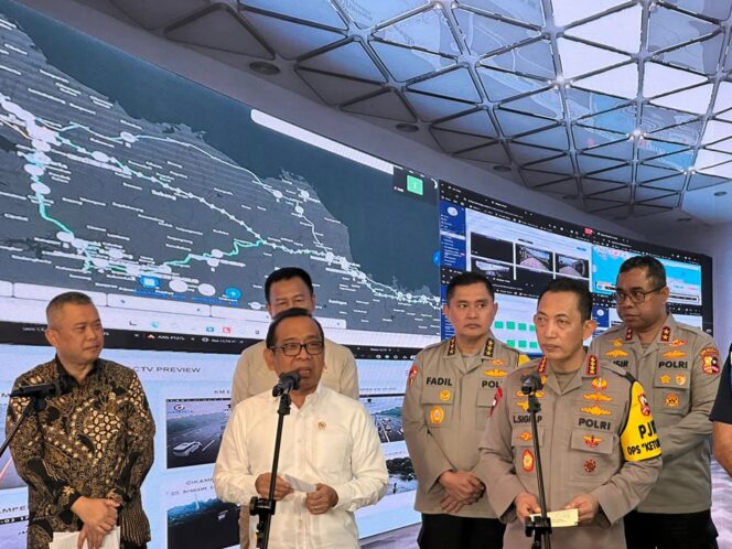 
					Foto : Menteri Perhubungan Dudy Purwagandhi mengimbau masyarakat untuk menghindari penumpukan arus balik pada 28 dan 29 Maret 2026 dengan memanfaatkan kebijakan Work From Anywhere (WFA) serta diskon tarif tol.