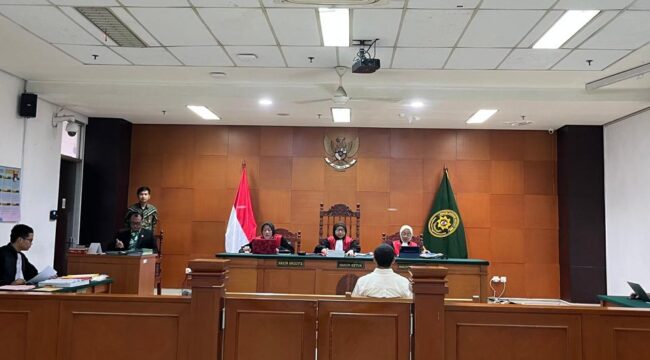 Foto : Sidang dugaan penipuan dan penggelapan tanah senilai Rp259 miliar kembali bergulir di Pengadilan Negeri Jakarta Timur pada Senin (30/3/2026), dengan terdakwa Armando Herdian.
