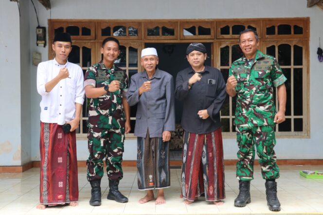 
					Foto: Dandim Trenggalek Momentum halal bihalal ini kami manfaatkan untuk mempererat hubungan dengan para ulama