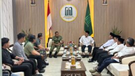 Foto: Komandan Kodim 0807/Tulungagung Letkol Arh Hanny Galih Satrio (tengah, berseragam loreng) berbincang dengan jajaran pimpinan Universitas Islam Negeri Sayyid Ali Rahmatullah (UIN SATU) Tulungagung saat kunjungan silaturahmi di kampus setempat, Selasa (31/3/2026).