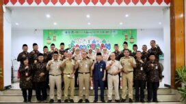 Foto: Wali Kota berserta sejumlah pejabat dan jajaran Suku Dinas Pendidikan Wilayah I Jakarta Pusat berfoto bersama usai pembukaan kegiatan Ramadhan Ceria Penuh Berkah di Jakarta,