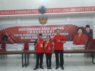 Foto: Meyske Lempoy terpilih sebagai Ketua PAC Kebayoran Lama periode 2025–2030, didampingi Erwin Ibrahim sebagai Sekretaris dan Tri Susilo sebagai Bendahara. Musancab menjadi momentum konsolidasi partai di tingkat kecamatan guna memperkuat struktur dan soliditas kader.
