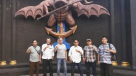 Foto : Sejumlah wartawan dari Kelompok Kerja (Pokja) Kejaksaan Timur bersama anggota Humas PWI Pusat melakukan kunjungan ke Satuan Komando Pasukan Katak (Kopaska) Armada I di Kesatrian Pondok Dayung, Jakarta, Jumat (3/4).
