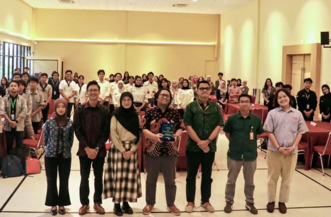 
					Foto : Badan Eksekutif Mahasiswa Universitas Pembangunan Jaya bersama 2030 Youth Force Indonesia menggelar BEM TALKS bertajuk “Tutorial Membangun Karier Hijau dari Saat Kuliah” di Aula Gedung B Universitas Pembangunan Jaya, Bintaro, Kamis (2/4).


