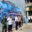 Foto : Camat Tambora, Pangestu Aji Swandhanu, memimpin apel pelaksanaan Program TAMPAN (Tambora Tertib, Terpadu, Aman dan Nyaman) sebagai langkah strategis memperkuat ketertiban dan keamanan wilayah, Rabu (8/4/2026).
