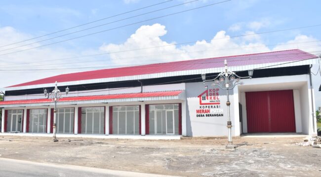 Foto: Bangunan Koperasi Desa/Kelurahan Merah Putih (KDKMP) Desa Serangan tampak telah selesai dibangun dengan tampilan yang representatif dan siap difungsikan.