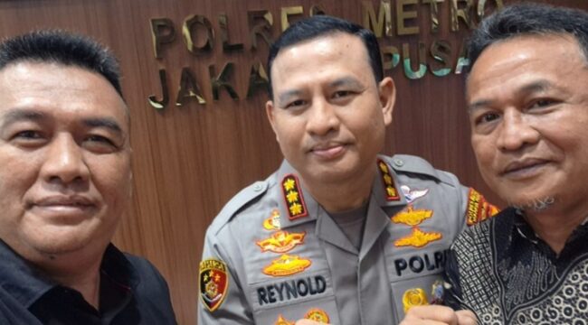  Foto : Ketua Bidang Pembelaan dan Pembinaan Hukum PWI Pusat, Anrico Pasaribu, melakukan silaturahmi dengan Kapolres Jakarta Pusat yang baru, Kombes Reynold Hutagalung, pada Jumat pagi (10/4/2026).

