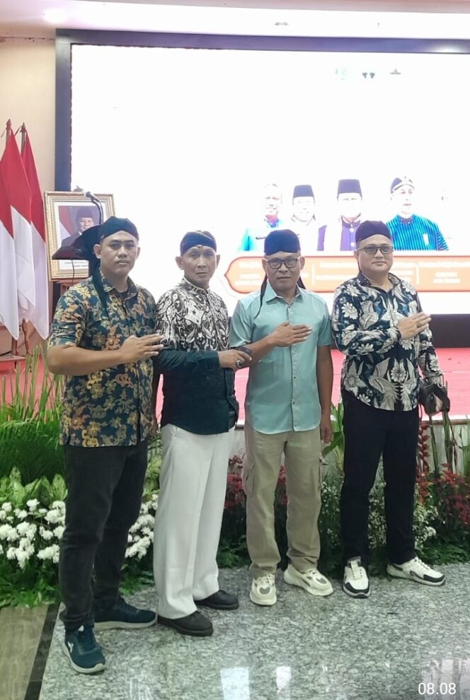 
					Foto : Keluarga besar Paguyuban Jawa Tengah (PJT) Provinsi Lampung turut serta memeriahkan acara Halal Bihalal Paguyuban Jawa Tengah yang diselenggarakan pada Minggu, 12 April 2026, di Kantor Walikota Jakarta Timur. 
