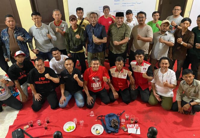
					Foto : Menjelang peringatan Hari Buruh Internasional (May Day) 2026, Federasi Serikat Buruh Niaga, Informatika, Keuangan, Perbankan dan Aneka Industri (FSB NIKEUBA) Jakarta mulai memanaskan konsolidasi aksi. Pertemuan digelar bersama pengurus komisariat dari 18 perusahaan di Kantor KSBI, Jalan Cipinang Raya, Jakarta Timur, Minggu (12/4/2026).
