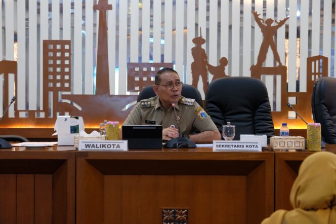 
					Foto: Arifin Pimpin Rapat, Tekankan Pengurangan Sampah di Jakpus.