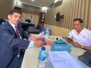 Foto : Dugaan praktik mafia tanah kembali mencuat di Kabupaten Bogor, menyusul terbitnya sertifikat tanah melalui program Pendaftaran Tanah Sistematis Lengkap (PTSL) yang diduga tidak sesuai prosedur. Kuasa hukum Clanse Pakpahan, SH, dan Tim.