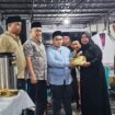 Foto : Pengurus Persatuan Wartawan Indonesia (PWI) Pusat menyerahkan uang duka cita kepada keluarga almarhum Sekretaris Jenderal PWI Pusat, Zulmansyah Sekedang, sebagai bentuk kepedulian dan penghormatan atas jasa-jasanya selama mengabdi di organisasi.
