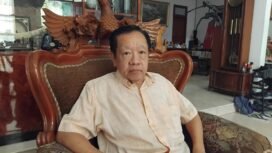  Foto : Vonis bebas yang dijatuhkan majelis hakim Pengadilan Negeri (PN) Kendari dalam perkara nomor 294/Pid.B/2025/PN Kdi terhadap pasangan suami istri, Deni Zaenal Abidin dan istrinya, memicu polemik. Putusan terkait dugaan tindak pidana penipuan dan penggelapan itu dinilai tidak memenuhi rasa keadilan oleh pelapor, Budhi Yuwono