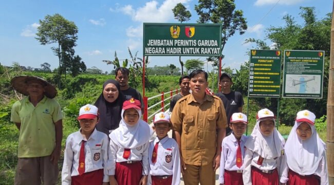 Foto: Jembatan Perintis Garuda Permudah Akses Warga dan Pelajar