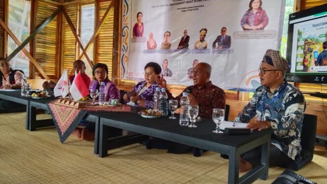 
					 Foto : Ketua Umum Persatuan Wartawan Indonesia (PWI) Pusat, Akhmad Munir, menekankan pentingnya membangun ekosistem informasi yang lebih adil dan inklusif bagi masyarakat adat di Indonesia
