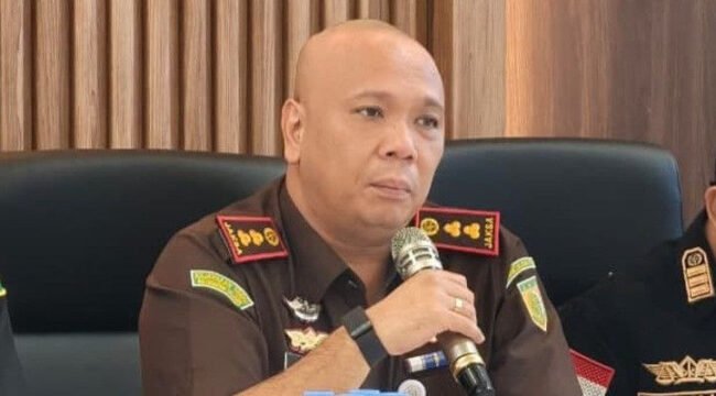 Foto  : Penanganan kasus dugaan tindak pidana korupsi dana Bantuan Operasional Sekolah (BOS) di SMAN 1 Kotabaru, Kalimantan Selatan, terus berlanjut di Kejaksaan Negeri (Kejari) Kotabaru.
