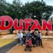 Foto : Suasana wisata di Dunia Fantasi (Dufan), Ancol, berlangsung meriah pada Senin (4/5/2026). Sejumlah pengunjung memadati kawasan taman hiburan tersebut untuk menikmati berbagai wahana permainan.
