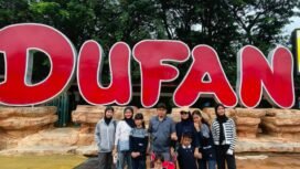 Foto : Suasana wisata di Dunia Fantasi (Dufan), Ancol, berlangsung meriah pada Senin (4/5/2026). Sejumlah pengunjung memadati kawasan taman hiburan tersebut untuk menikmati berbagai wahana permainan.
