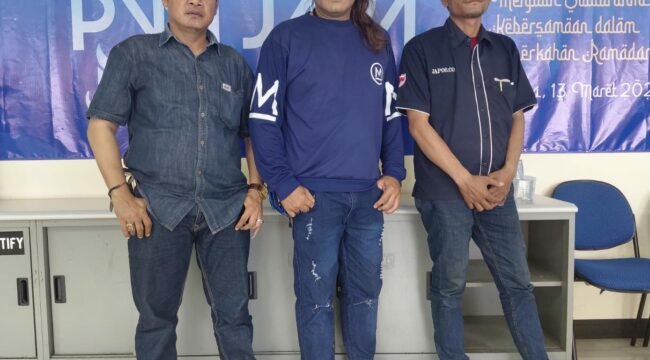 Foto : Ketua Kelompok Kerja (Pokja) Persatuan Wartawan Indonesia (PWI) Kejaksaan Negeri Jakarta Timur, Erfan Pratama, yang didampingi Sekretarisnya Ali Hanafiah TB dan Bendahara Michael J Manurung, Rabu (6/5/2026).