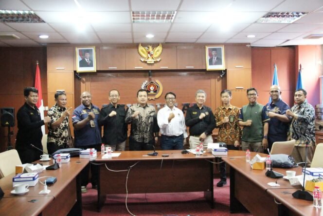 
					Foto : Persatuan Wartawan Indonesia Pusat menerima audiensi dari perwakilan Mahkamah Agung Republik Indonesia guna membahas penyusunan Pedoman Pengelolaan Media Massa dan Media Sosial bagi Mahkamah Agung dan badan peradilan di bawahnya, Kamis (7/5/26),