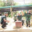 Foto: Tim Itjenad bersama Dandim 0806/Trenggalek meninjau langsung kondisi konstruksi Jembatan Garuda di Desa Prigi, Kecamatan Watulimo, Kabupaten Trenggalek, Kamis (7/5/2026).