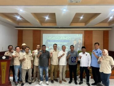 Foto : Persatuan Wartawan Indonesia atau Persatuan Wartawan Indonesia (PWI) Kabupaten Bogor menggelar kegiatan Safari Jurnalistik 2026 di Gedung Graha Mandiri, Desa Gunung Putri, Kecamatan Gunung Putri, Kabupaten Bogor, Selasa (12/5/2026).

